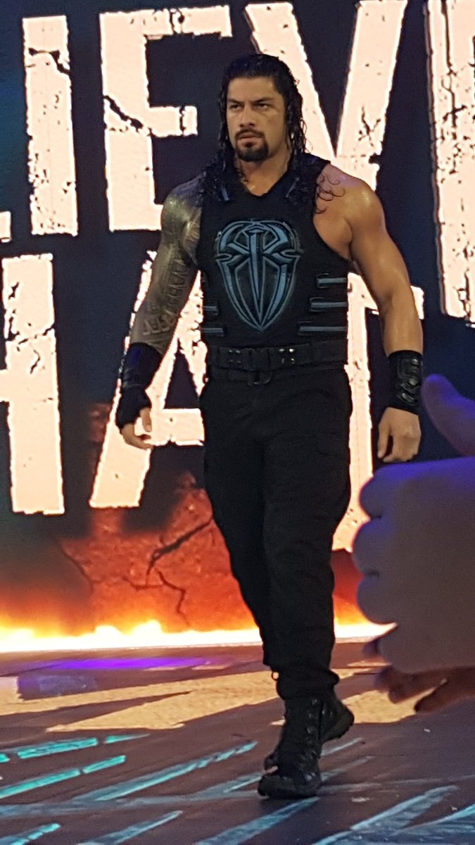 RomanReignsNet's tweet photo. Summerslam Candids have been added to our Gallery thanks to @BalorClubGuy -https://t.co/uWhkaryS6b #RomanEmpire https://t.co/EAk8AeNtz7