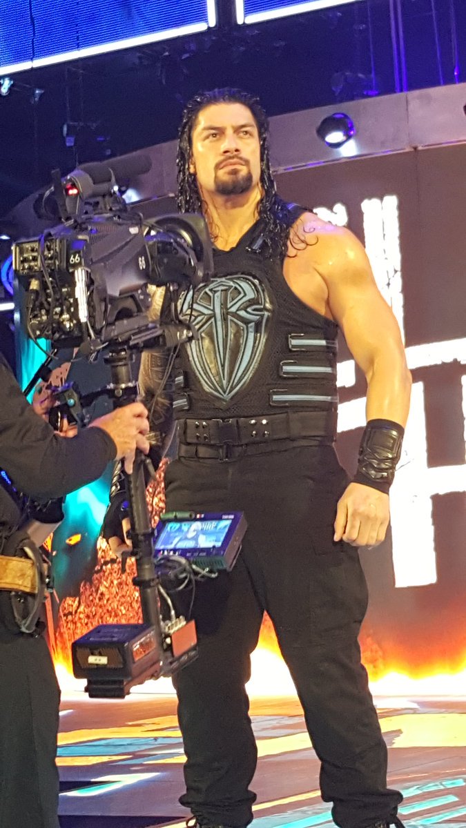 RomanReignsNet's tweet photo. Summerslam Candids have been added to our Gallery thanks to @BalorClubGuy -https://t.co/uWhkaryS6b #RomanEmpire https://t.co/EAk8AeNtz7