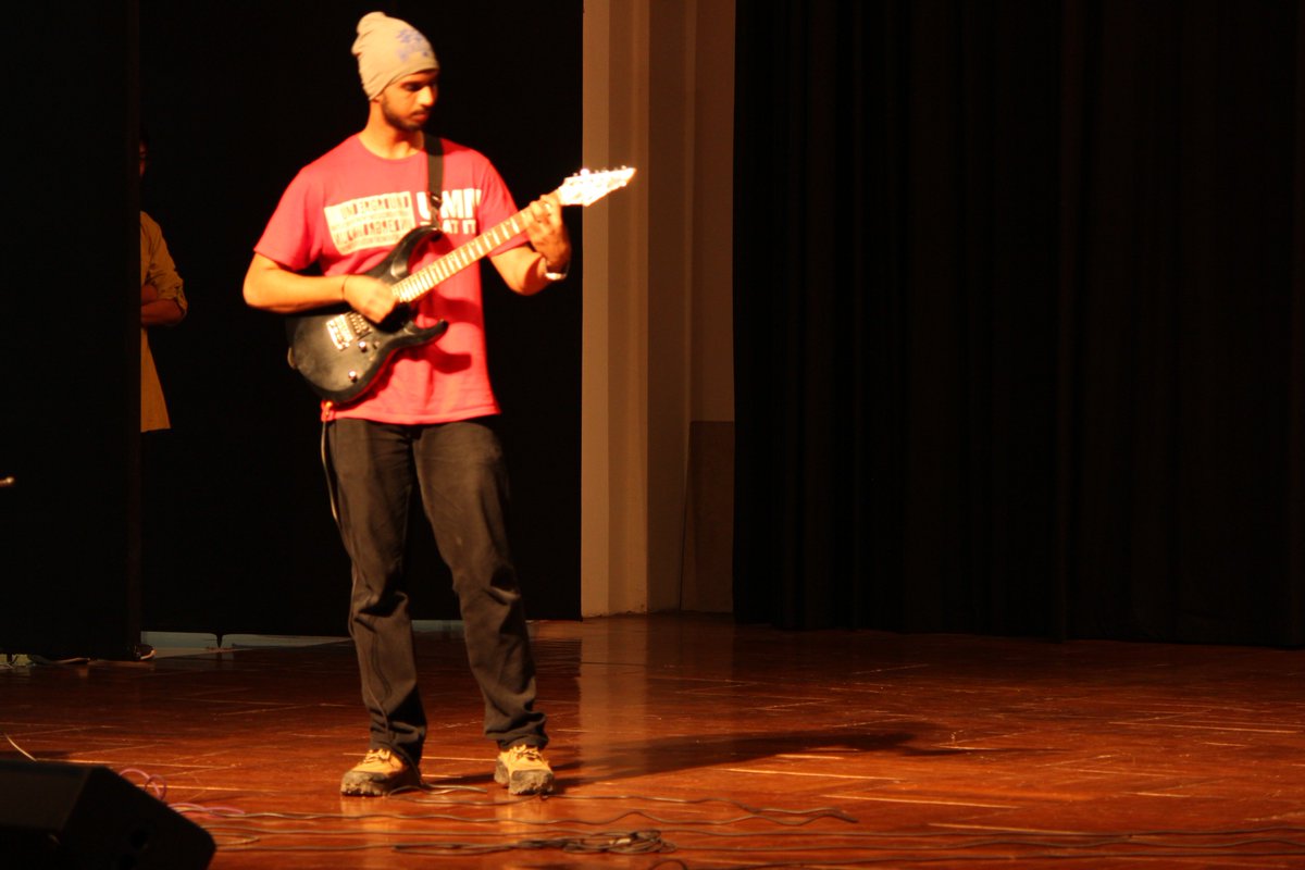 ipmiimindore's tweet photo. The IIT vs IIM Music Face-off took place at IIM INDORE on 16th Aug,2016. https://t.co/FGHHT0d8SH