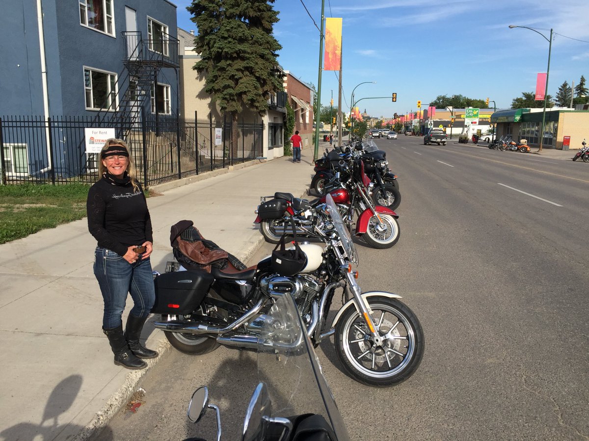 Denise13F's tweet photo. Back in #Saskatoon after a successful poker rally. #Kickstands are down to celebrate #riding &amp; #friendship. BBQ &amp;🍺 https://t.co/OuU0Cuw7VB