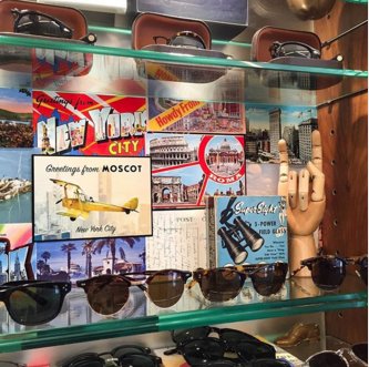 MOSCOT's tweet photo. Kicking off #MOSCOTMonday with a #MOSCOTshelfie, from our very own 14th Street Shop! https://t.co/YtjifBOYzV