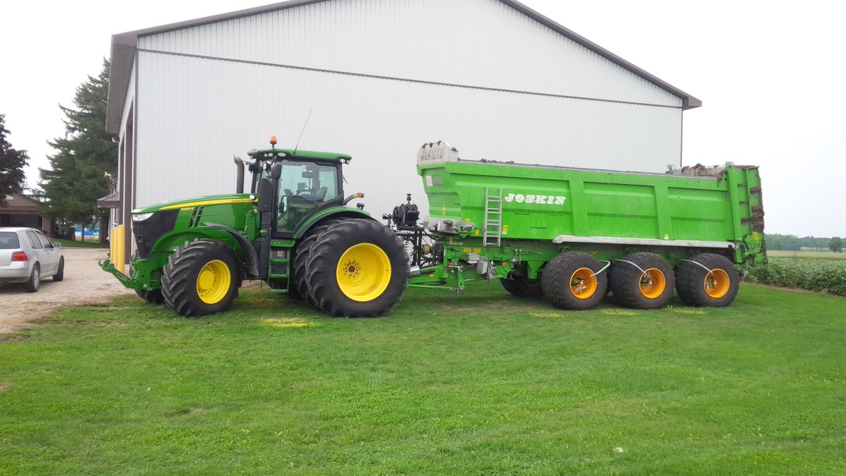 AgriBrink's tweet photo. Clean looking setup ready to go for Hans Steen and family on their @JoskinSA solid #manurespreader #agtech #farm https://t.co/KA0U2MvJgL