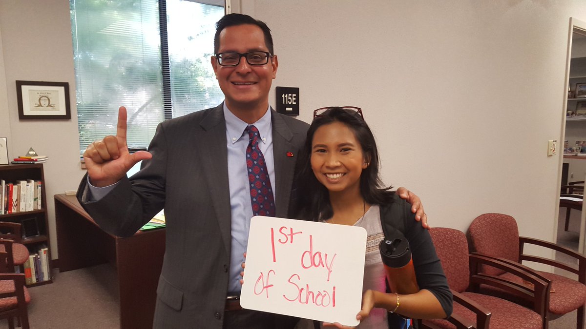 terry_mena's tweet photo. 1st Day of School at LamarU. Let's help our new and returning students with their transition. #BigRedTakeOff https://t.co/RBNxBaMVxb