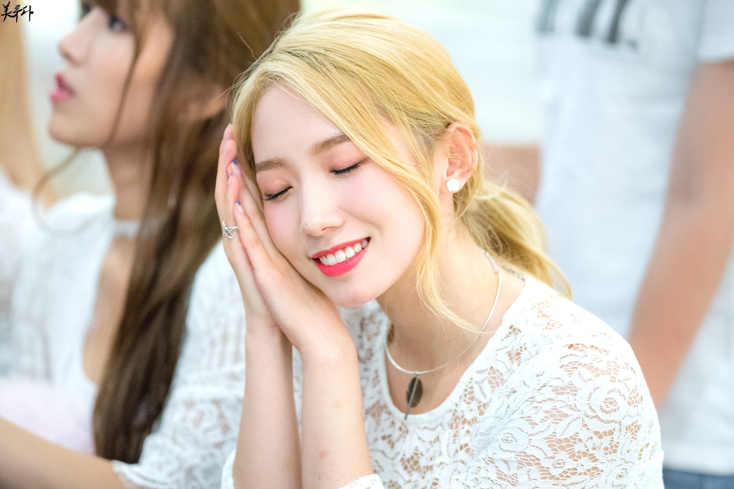 CqeJrSgUEAA4M9q.jpg:large