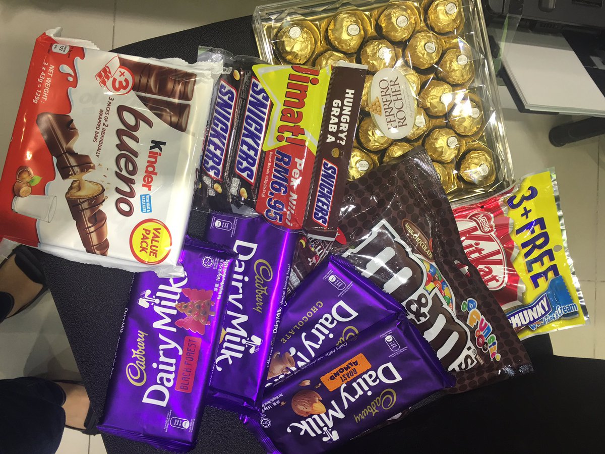 mamatchubby's tweet photo. a lot of chocolate can make me fat!! https://t.co/reLcMjs34Q