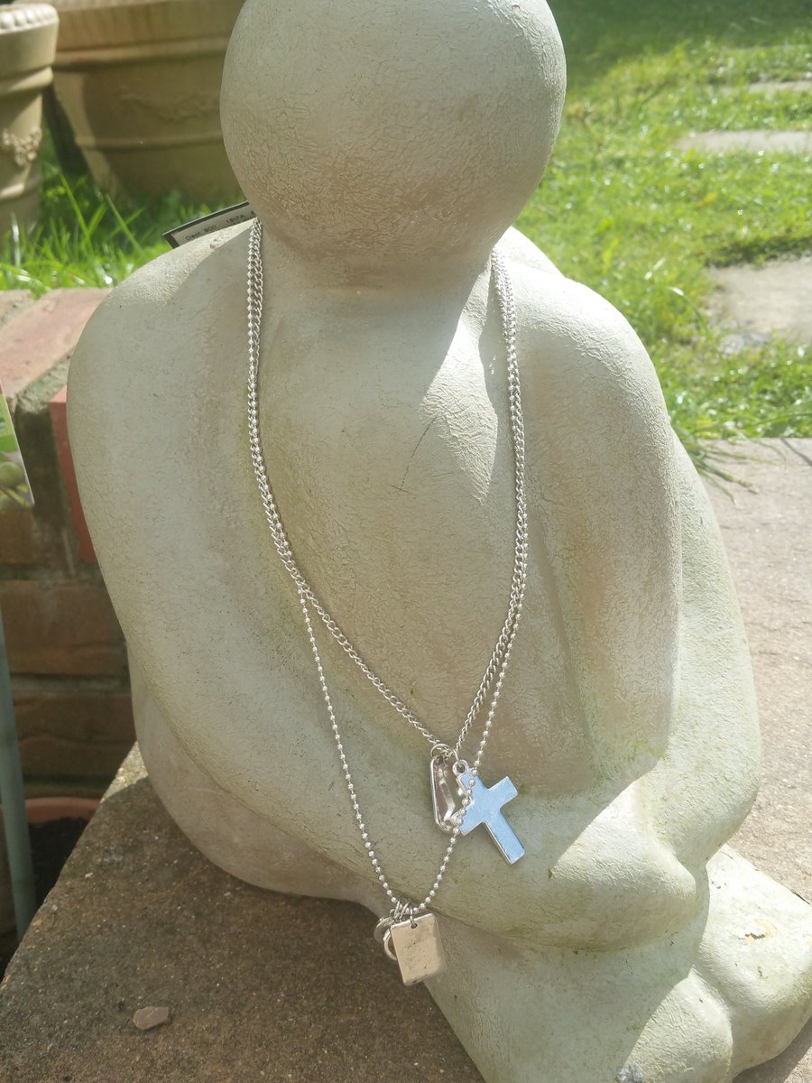 SwinkysTreasure's tweet photo. Just £5.99 https://t.co/WlnLWG2U5G French Connection Ladies necklace. Think birthday/Christmas &amp; buy it now https://t.co/8Dh9oshvfr
