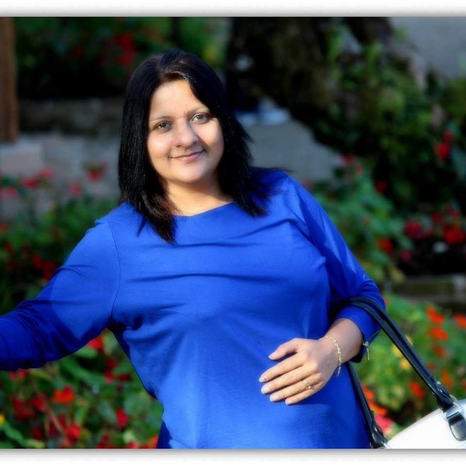 shashi_70's tweet photo. @shoppersstop #SSGameOfColours https://t.co/0xESXm52xg