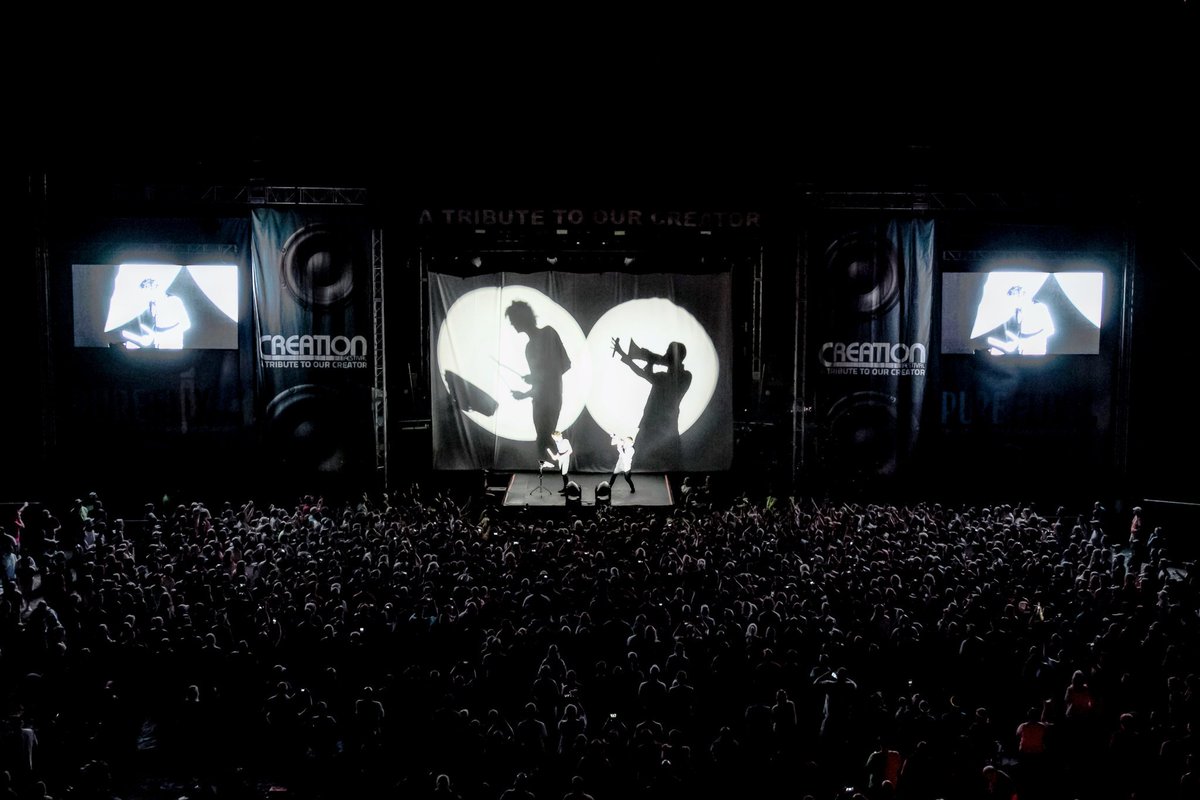 CreationFest's tweet photo. How excited were you at this moment in @4kingandcountry's show? ๐ฎ๐
Their performance at #Creation16 was SO GOOD. https://t.co/wEbfgjDaLv