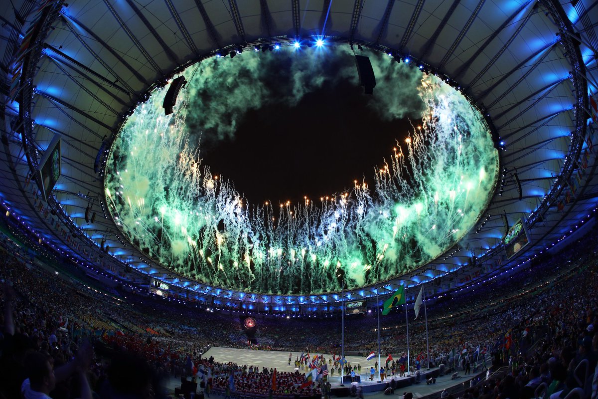 conadeoficial's tweet photo. #ViveRioXCONADE Mira las mejores imágenes de la #CeremoniaDeClausura de #Rio2016  https://t.co/DjTiNuWygq https://t.co/uIXimBXBNa