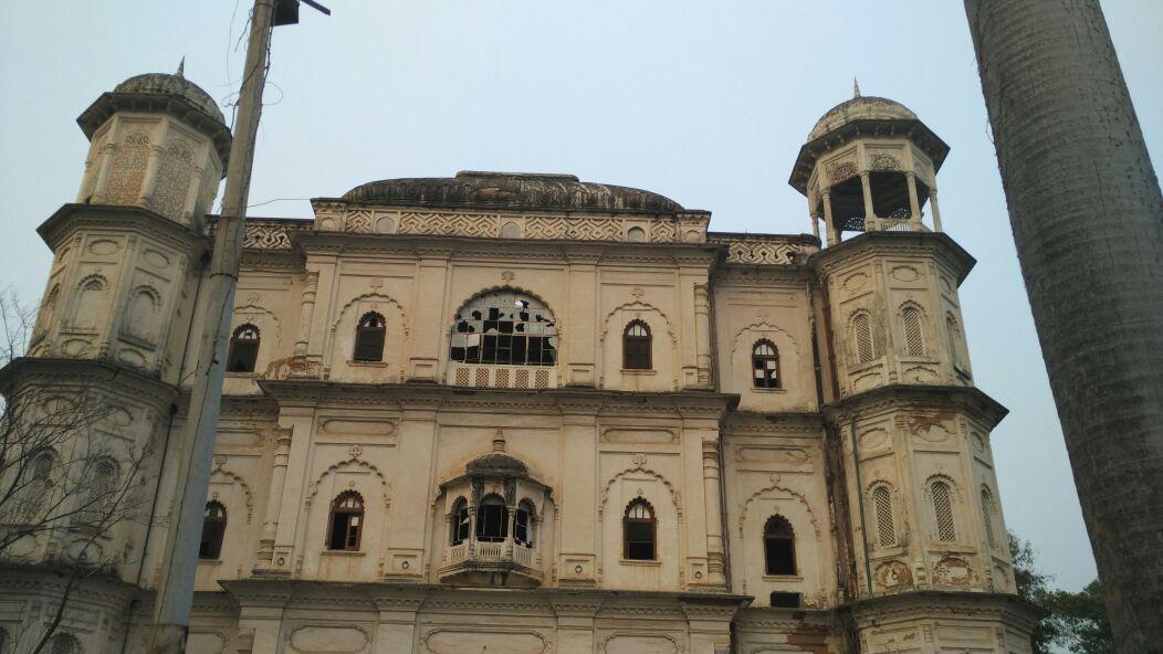 X_tremeThinker's tweet image. #ButlerPalace.. another lonely building of lucknow @akultripathi