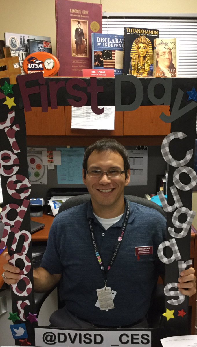 DVISD_CES's tweet photo. CES staff excited to welcome our Cougars back this morning! #DVISDfirstday #welcometoDVISD #CEScougars https://t.co/pMpFcVmMHy