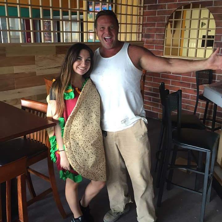 PapiGrandes_'s tweet photo. This is the type of fun we have at @PapiGrandes_  ! Lunch starts at 11am! #Buffalofood #Amherst #tacos https://t.co/YGZ2wnbfiV