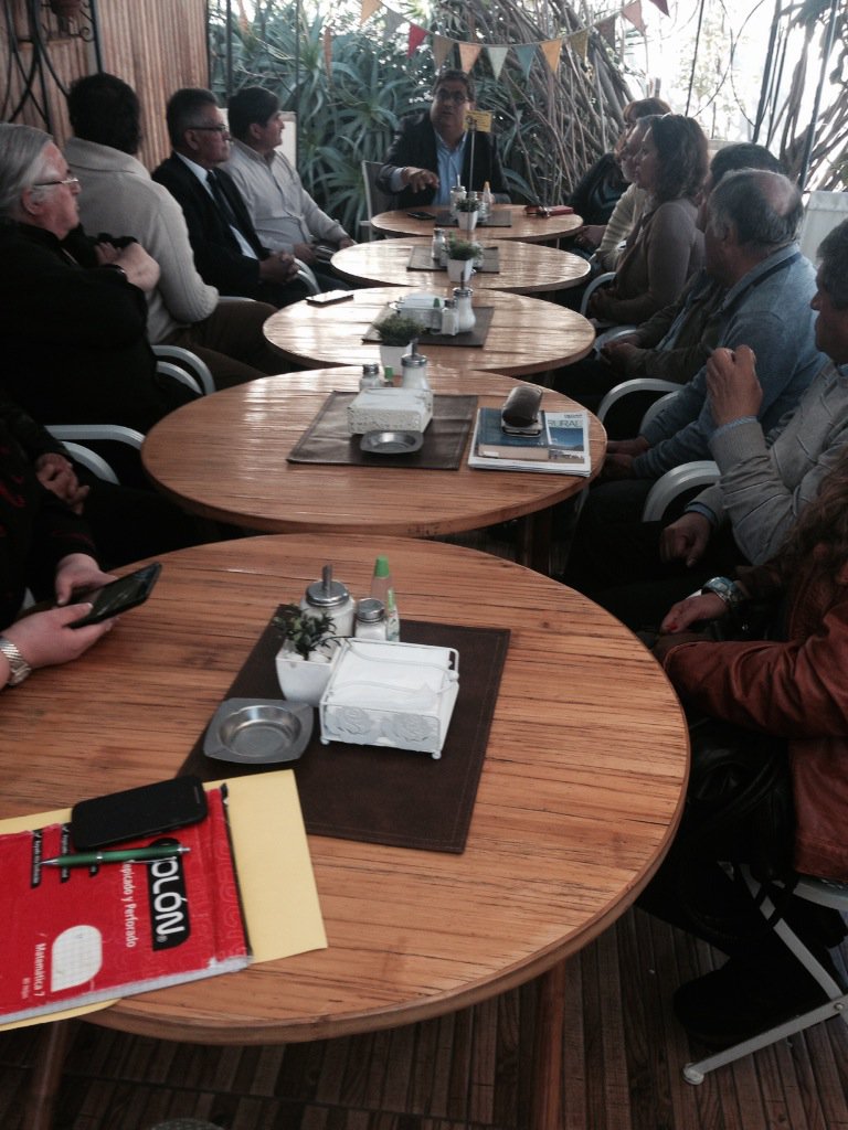ProvinciaOnLine's tweet photo. Talagante/En el café Cosita Rica se desarrolla lanzamiento de candidatos de Chile Vamos UDI-RN https://t.co/e4sqxtK8CJ