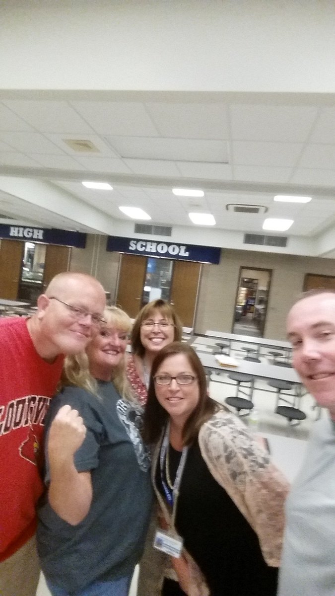 RLittle_3's tweet photo. Back to school exercise. ...#qhsrocks https://t.co/qV2hoYsJ0h