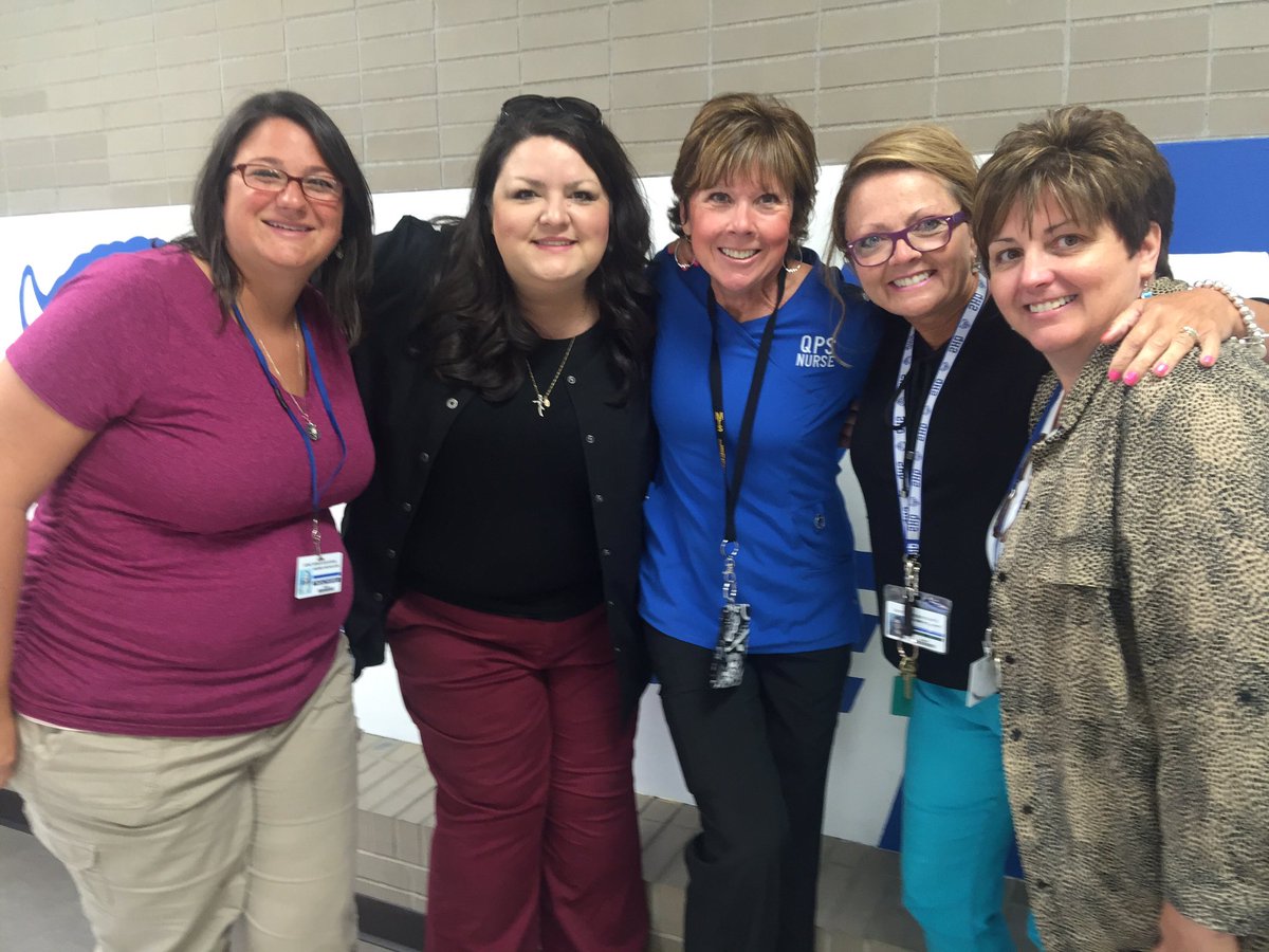 knotts_kimberly's tweet photo. Andrea, Kim, Kelli, Marlene, & Cathy!!! #qhsrocks https://t.co/Ps9FnvJ8PH