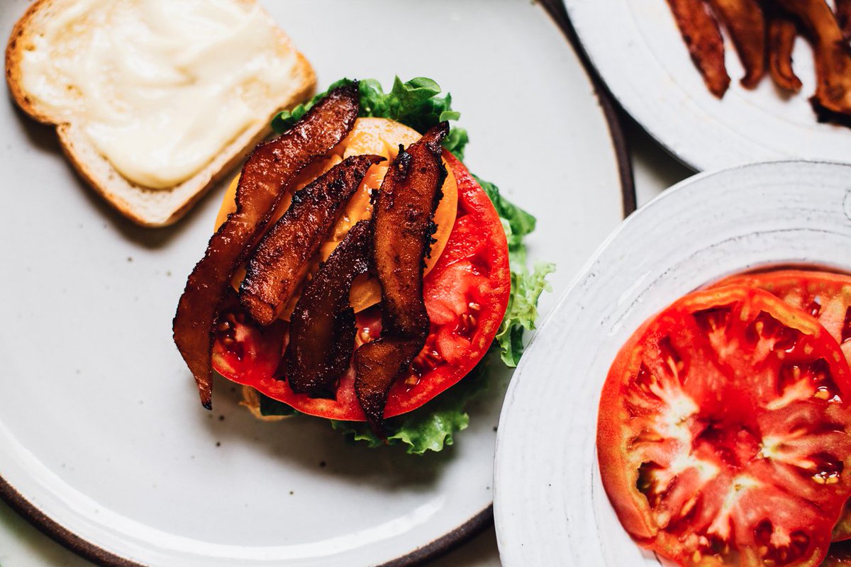Wantfolio's tweet photo. Now featured on @Wantfolio: Vegan Coconut Bacon BLT by @_reneebyrd via https://t.co/EqypSKlh2d #BossBabeFestMSP https://t.co/ECLOki1wNo