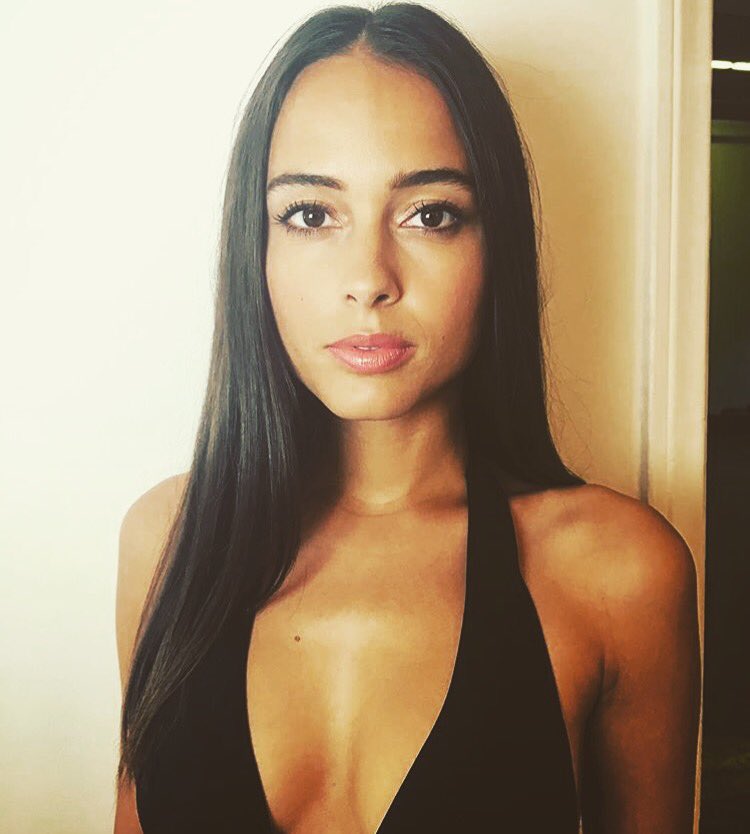 chellygilligan's tweet image. Monday... Let's do this👡 #visionnation #chelseagilligan #model