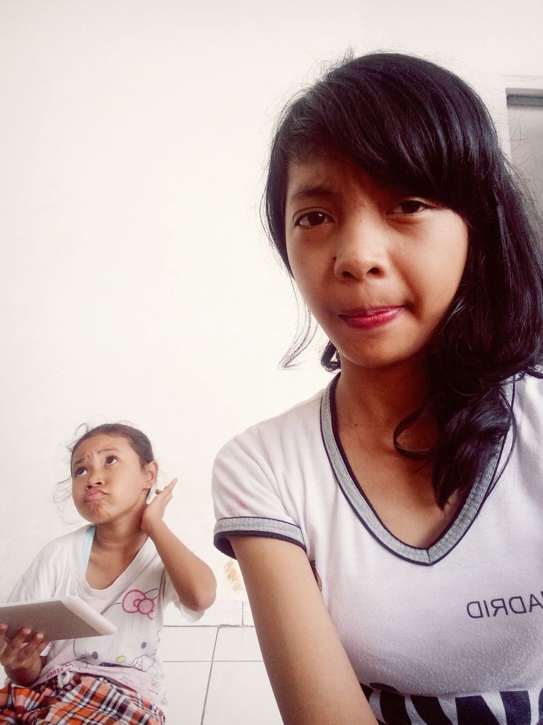 FaidaElf's tweet photo. Hahaha adik gua kocak... :-D https://t.co/j6XxPZpo6b