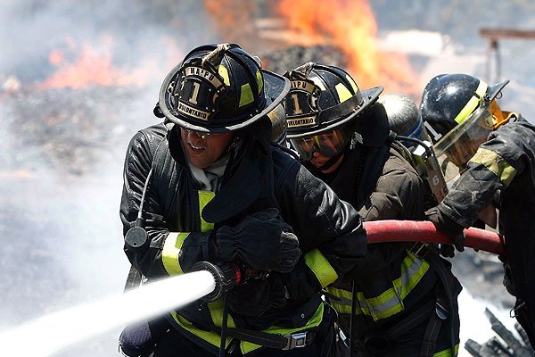 GIACECONSULTORE's tweet photo. Apagan fuegos, jamas apagarán la llama interior de ayudar al projimo ante la adversidad #DiaDelBombero #FelizLunes https://t.co/SkbSsDNOQp
