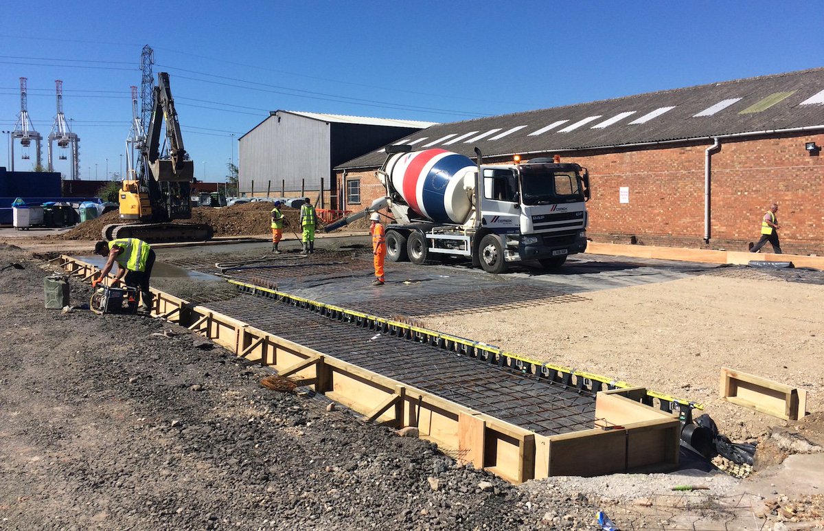 WillTransport's tweet photo. New Handling Equipment &amp; Yard Development for Growing #Cargo Operations in #Southampton https://t.co/l5raOH4dFK https://t.co/tGgcLNNlLg