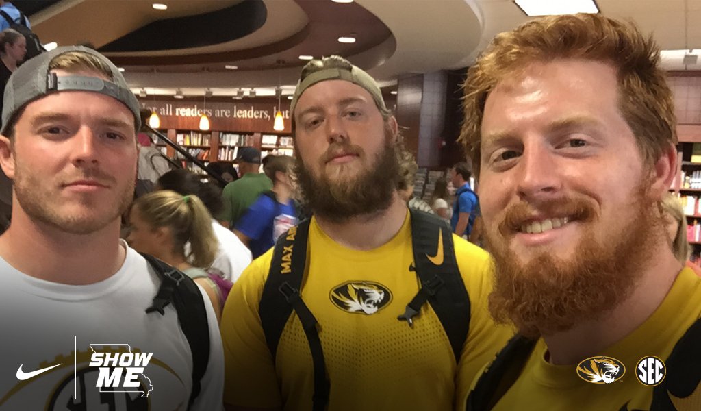 MizzouFootball's tweet photo. Good luck to all #Mizzou players during their first day of @Mizzou classes! 🍎🎓✏️

#MIZ #ShowMe 🐯🏈 https://t.co/Y3UpicThJd