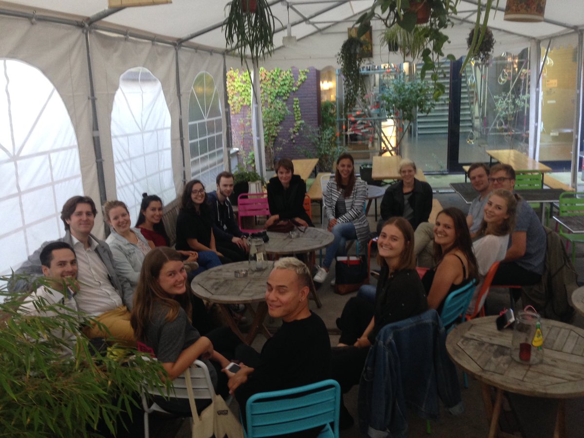 Nieuw bestuur maakt kennis met de nieuwe <a href="/CSRUvA/">CSR UvA</a>! Wordt weer een mooi jaar #medezeggenschap #inspraak