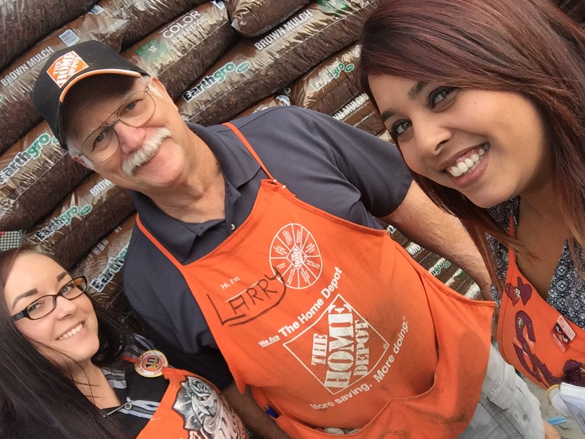 JamieB_THD's tweet photo. Giving some props to my D28 associate Larry for driving dept standards! Awesome job! #PacNorthProud #6669 https://t.co/hIkgkD1qOm