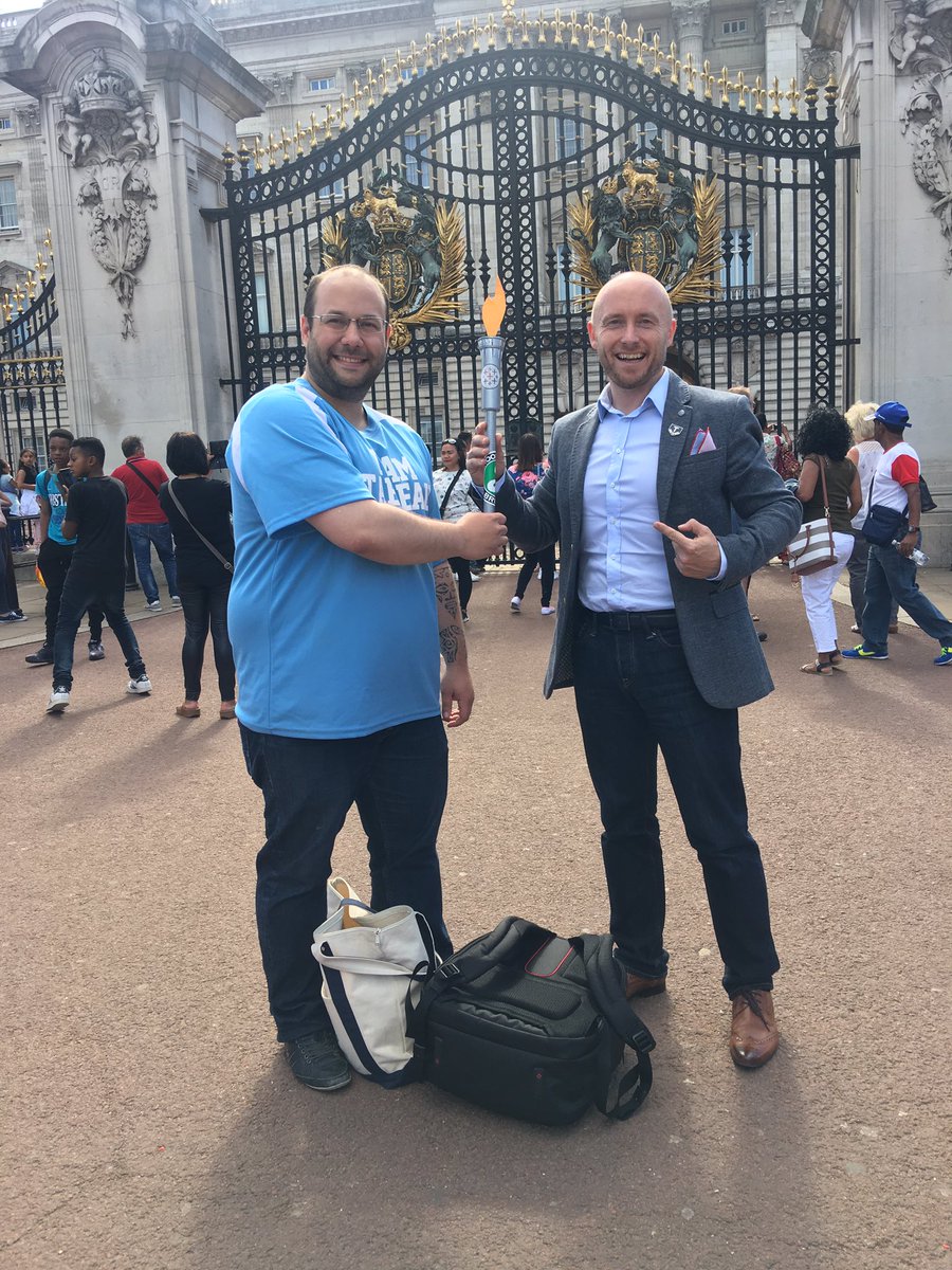cheeky_chappie's tweet photo. The handover happened in front of the queen @tableau #tableautorch @GF3L https://t.co/rCJPd4QuFm