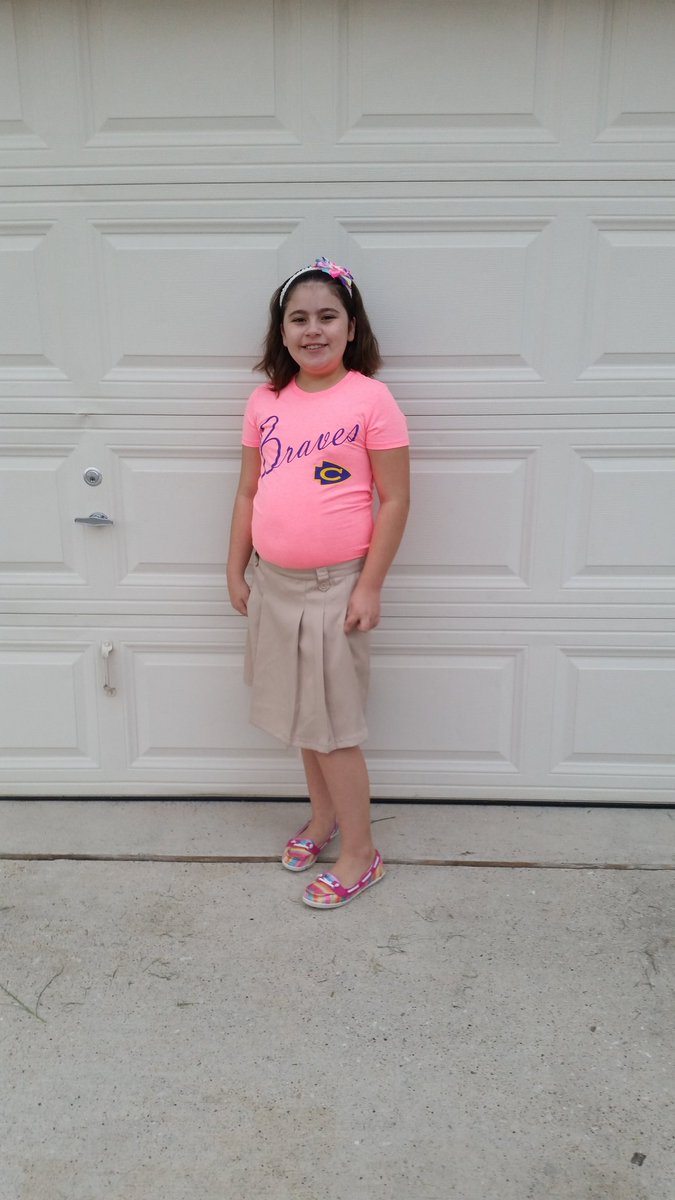 JackieJryan's tweet photo. Andrea's first day of 4th grade!! #1stDayBraves https://t.co/RQGr7euZTN