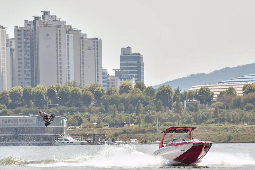 alliancewake's tweet photo. Big Wins! @butlernicola &amp; @Tonyiacconi WIN at @TheWWA @malibuboats #SeoulPro @rockstarenergy https://t.co/u06xWFrfLR https://t.co/W3q1VIrnsO