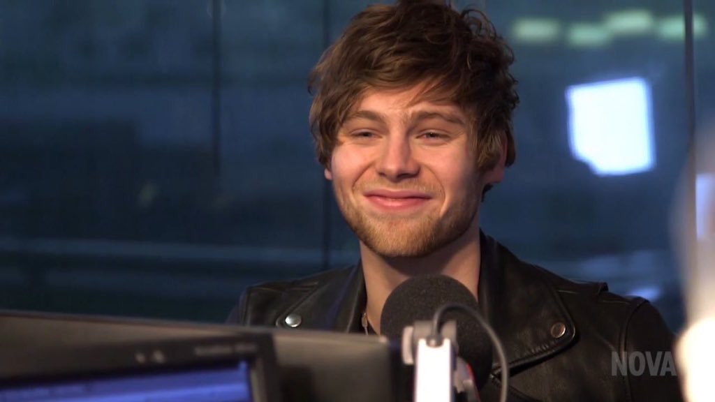 lrhftfeels's tweet image. His happiness is so important #5SOSWEEKDAY1LUKE @LUKE5SOS