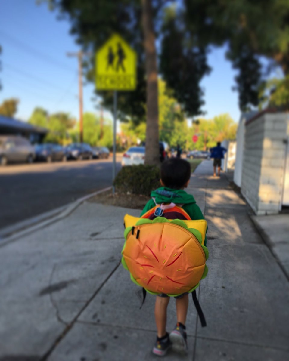 DeedeeMagnoHall's tweet photo. Our baby's #firstdayofschool! He's trying out my 🍔 backpack #sharingiscaring ❤️ ...now what do I do?? 😢 #mamabares https://t.co/qHxXVXNDFA