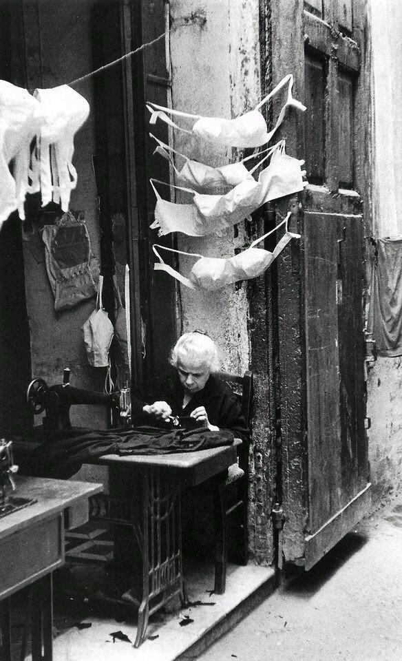 Sartoria dell'intimo ...
David Seimour... Napoli 1957