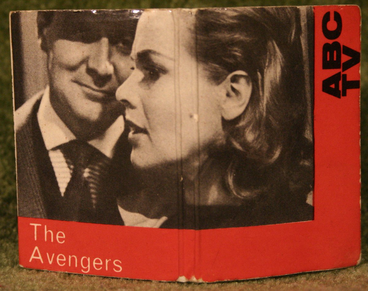 LStorpingMuseum's tweet photo. #rare #Avengers #bookmatches featuring @honorblackman01 #cathygale & #johnsteed https://t.co/8w7ebsd06v