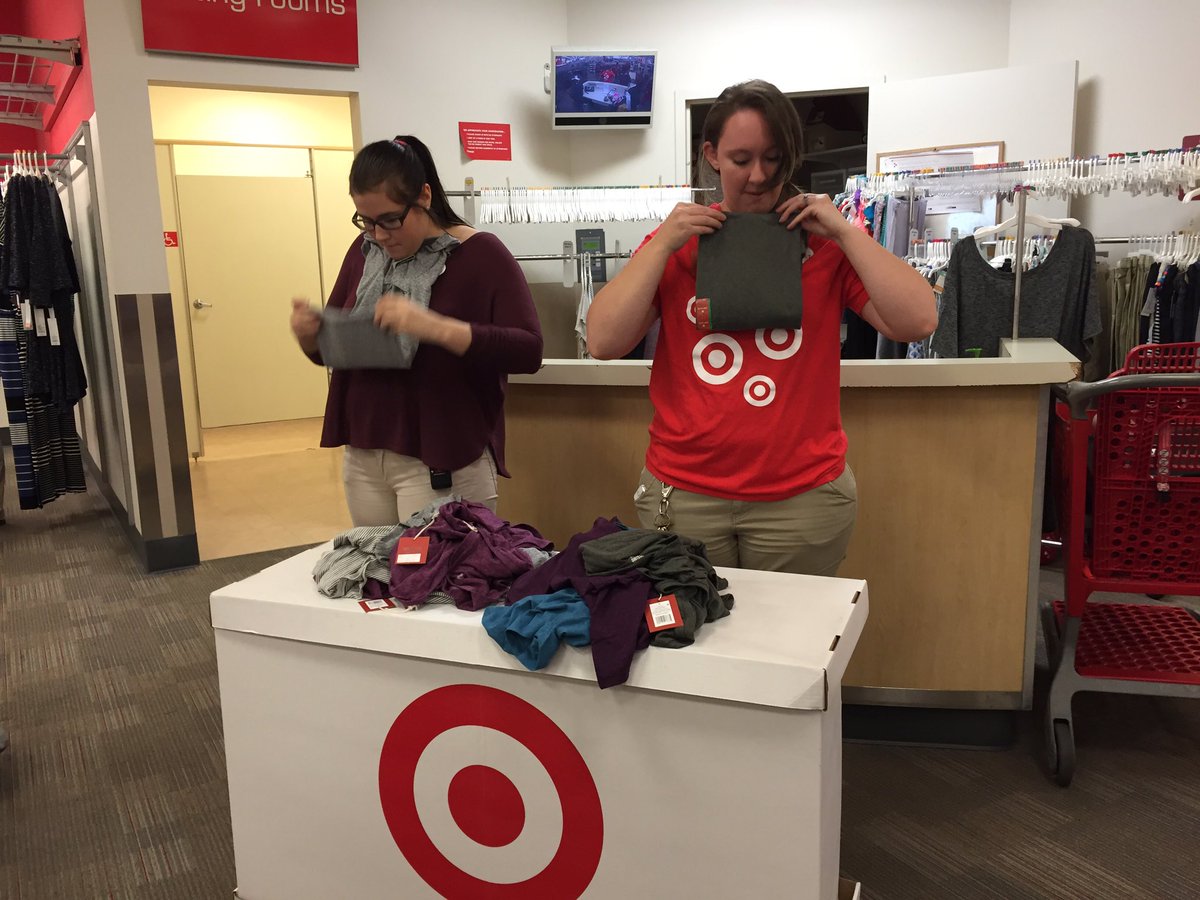 lydiajtgt's tweet photo. Olympics may be over but not for us! #targetolympics #fastestfolder @MattPalmiereTGT @Dana_DePasquale @laurengomez07 https://t.co/b33GW6zDiz