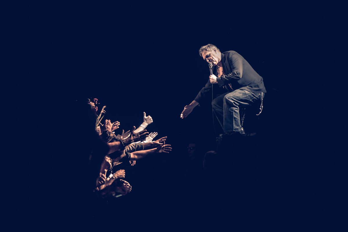 PaulHusband_'s tweet photo. Is this your thumb, @gjevans70? @morrisseysolo #morrissey #moz #TheSmiths #Manchester https://t.co/FZ0z9IJJR8