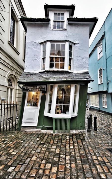 deepdeepsteep's tweet photo. Crooked House of Windsor - oldest tea house in England -the original building was constructed in 1590 @deepdeepsteep https://t.co/qSugp2Gfmu