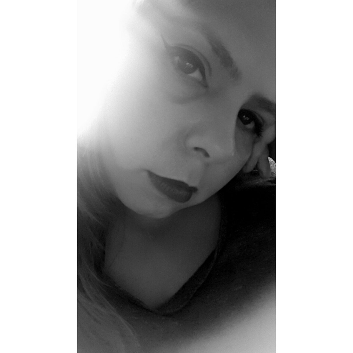 iamkazw's tweet photo. Short #rainbowsixsiege stream tonight guys hope to see some of you there 😙 https://t.co/rFCCKYuJKv #xbox #girlgamer https://t.co/qMiKF0FgZ7