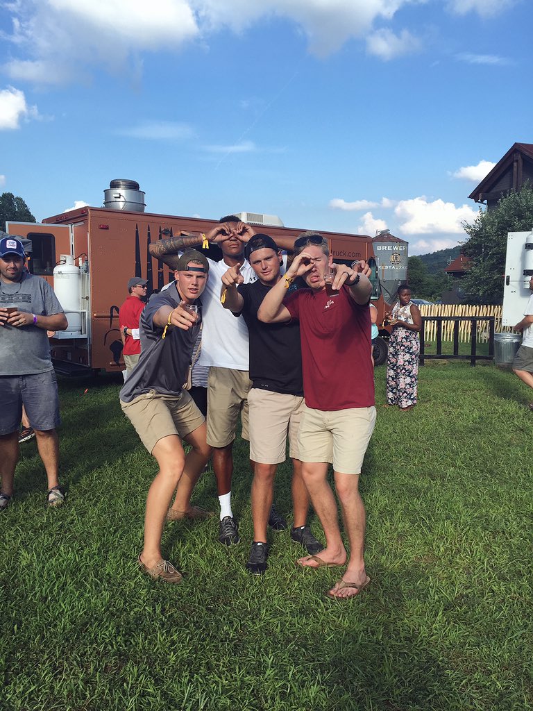 parese99's tweet photo. Great week #BrotherRick out๐
https://t.co/6hAb9sl8ow