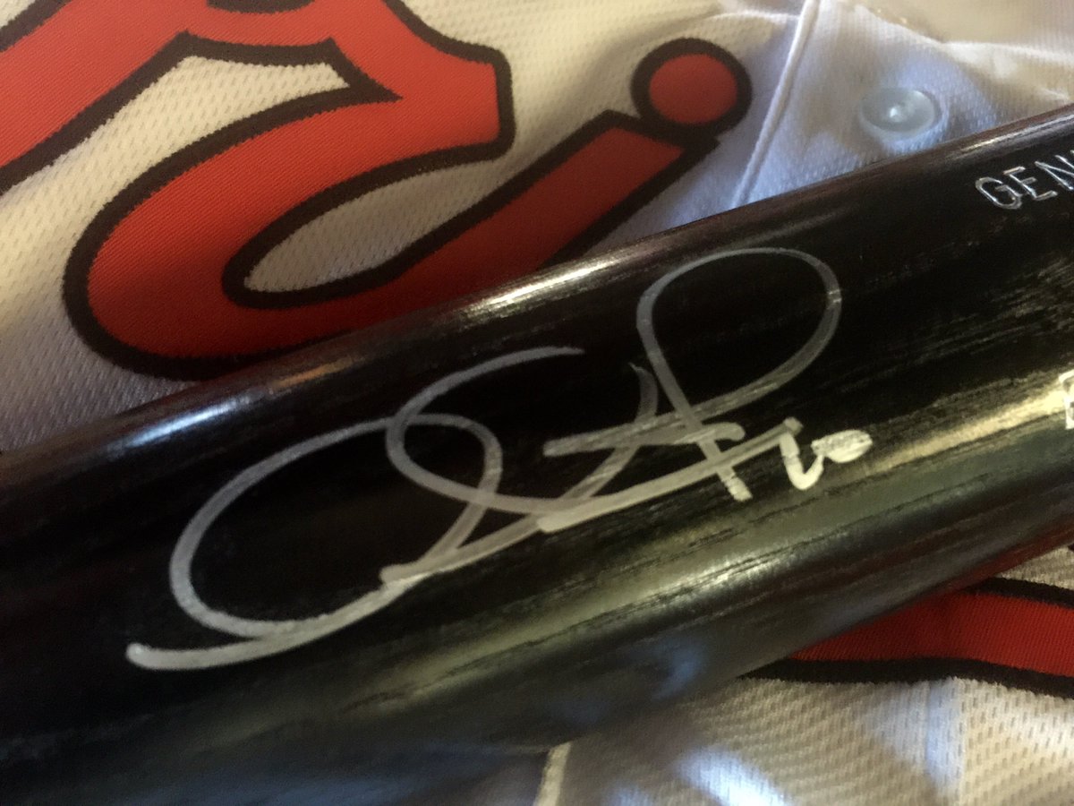 masnOrioles's tweet photo. Happy #BeltwayBattle! RETWEET to enter to win an autographed @SimplyAJ10 bat from MASN! #IBackTheBirds https://t.co/FcnlQKNVSE