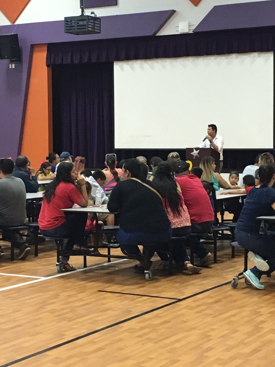 MDominguez_SISD's tweet image. A full house... Owls are ready to play soccer this fall. #VASSP #TeamSISD 🏆