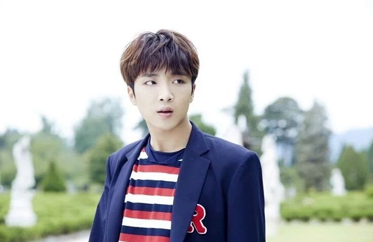 Yunsung. Hwang Yunsung (96-03-19) is the main vocalist &amp; is really loud. He's got good variety show skills though.