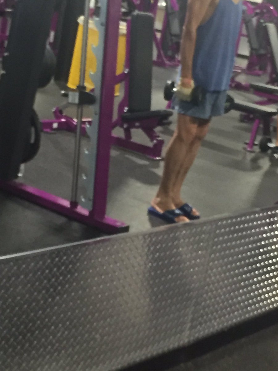 PFs_finest's tweet image. The &quot;I don&apos;t dress for performer, I dress for comfort&quot; guy #planetproblems