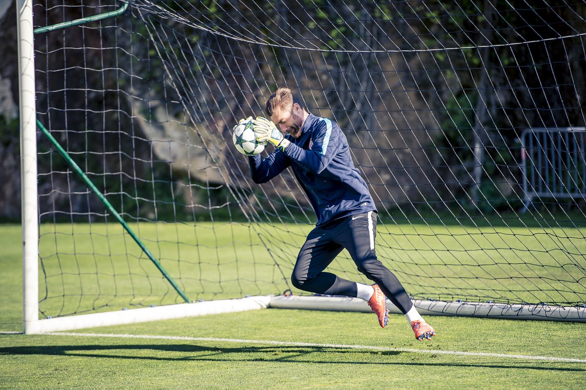 AS_Monaco_ES's tweet photo. Ultima sesión de entrenamiento para los rojiblancos de cara al juego de vuelta ante @VillarrealCF. #ASMVCF https://t.co/7SUarH5xct