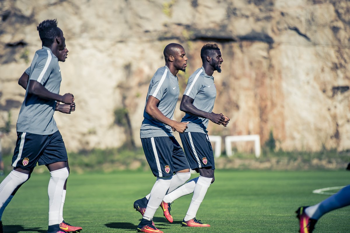 AS_Monaco_ES's tweet photo. Ultima sesión de entrenamiento para los rojiblancos de cara al juego de vuelta ante @VillarrealCF. #ASMVCF https://t.co/7SUarH5xct