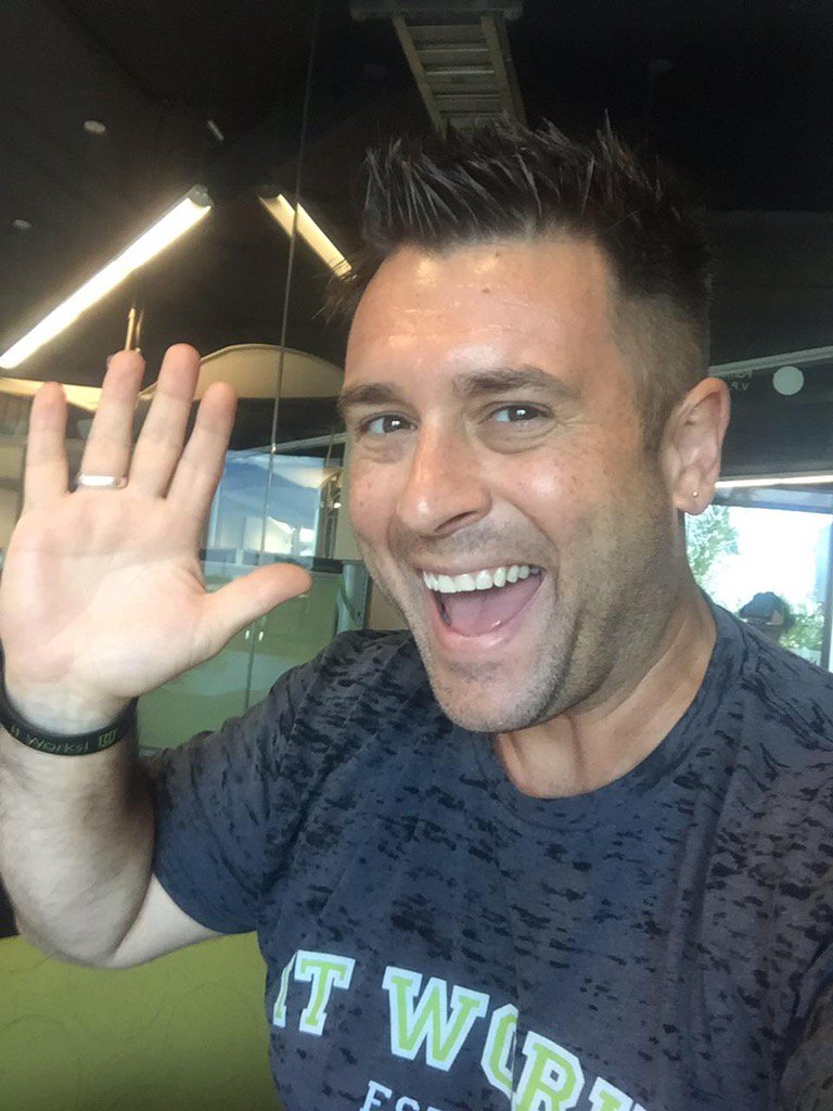 mikepotillo's tweet image. HIGH FIVE, Team! Tune into my Facebook Live tonight at 8pm EST to talk RUBY. #GoRuby #NewbieToRubyToDiamondHighFive