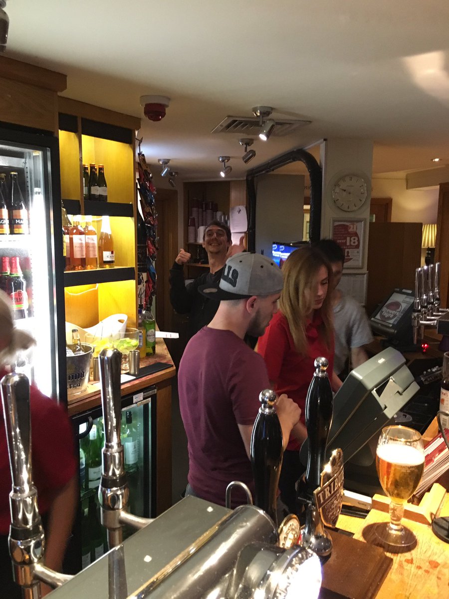 Flagstaff_BF's tweet photo. Team Party! #Thanks #OneTeam #cocktails #training #pizza @seanquirke1888 @SpencerGraydon @amylou8725 https://t.co/dVpabtSCM6