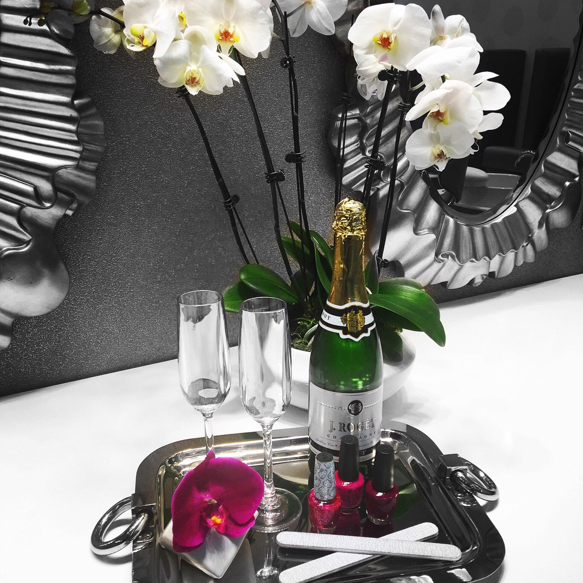 ATDesignLLC's tweet photo. 9-2-16

#monday #savethedate #champagne #opening #colorful 

https://t.co/WlXo1ofLYi https://t.co/5EK9NhFFBw