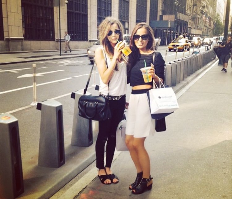 calderbr92's tweet photo. Melhor amizade EVER!!!!! #Seleanor https://t.co/eec7R10rky