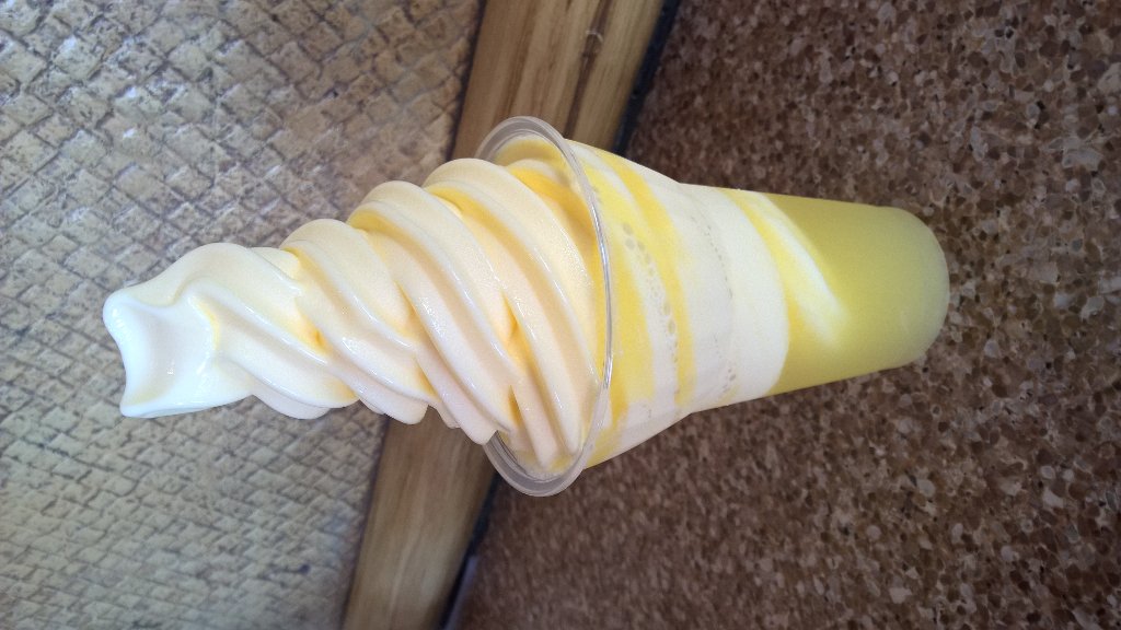Costall's tweet image. RT: If you'd love one of these right now #pineapplefloat #dole